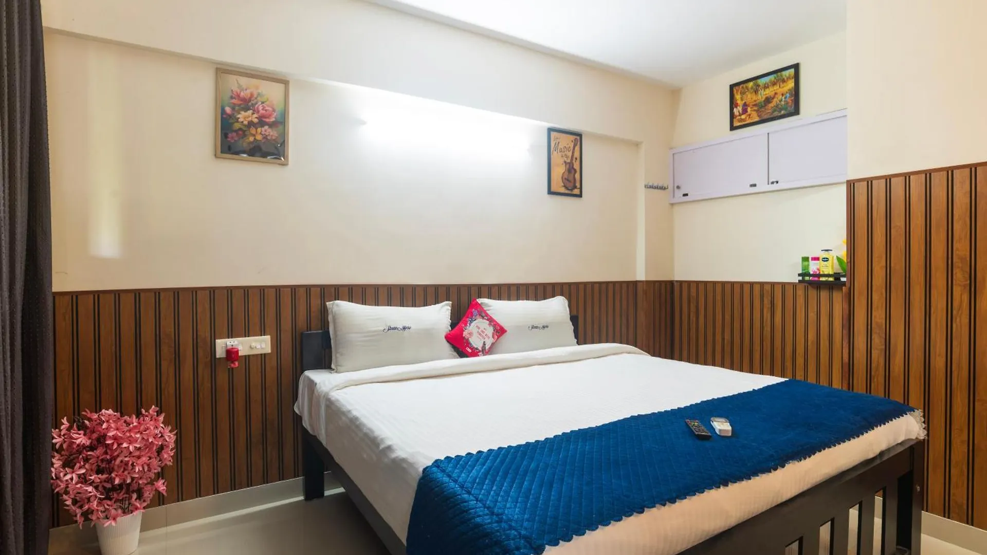 Mayflower Airport Launge Nedumbassery